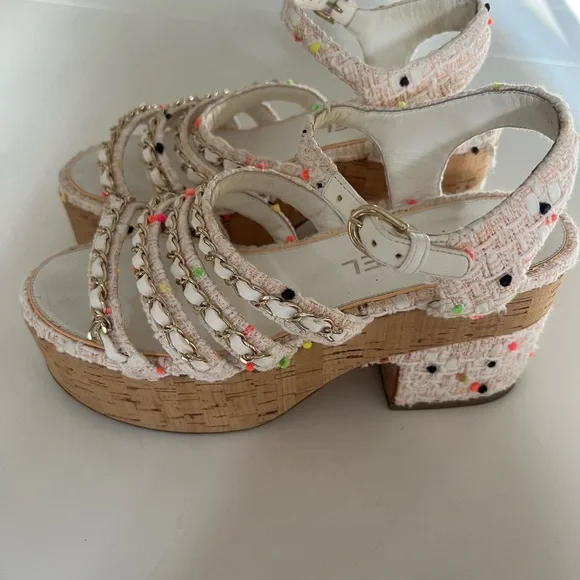 CHANEL Beige and Gold Chain Strap Sandals - Picture 4 of 6